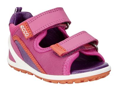 轻巧凉鞋童鞋系列凉鞋