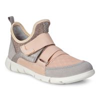  Intrinsic Sneaker