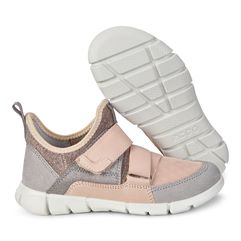  Intrinsic Sneaker