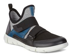  Intrinsic Sneaker