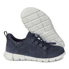  Intrinsic Sneaker