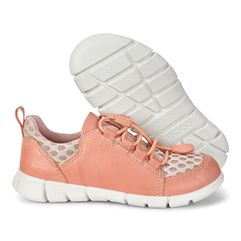  Intrinsic Sneaker