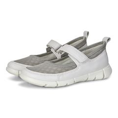  Intrinsic Sneaker