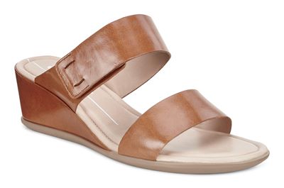 SHAPE 35 WEDGE SANDAL